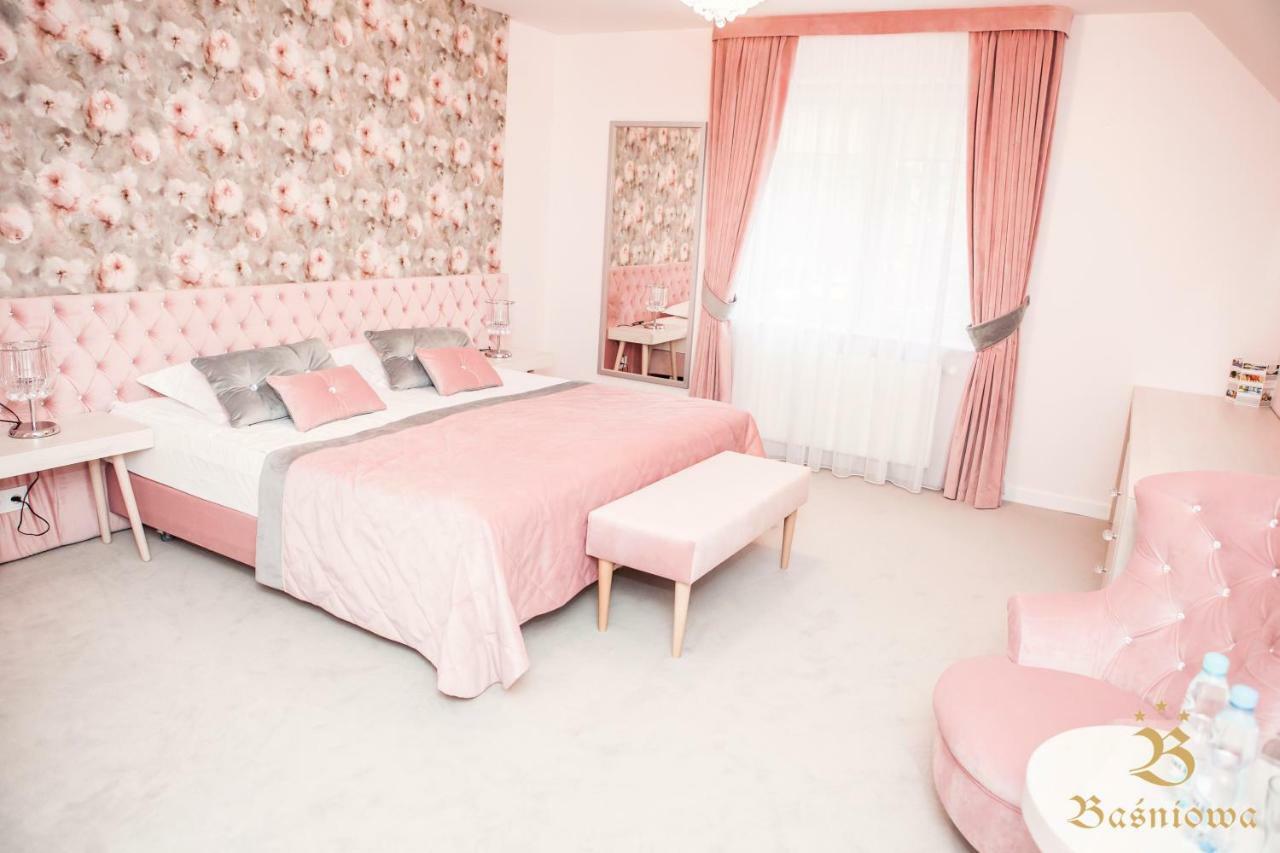 Basniowa Otel Wyszków Dış mekan fotoğraf